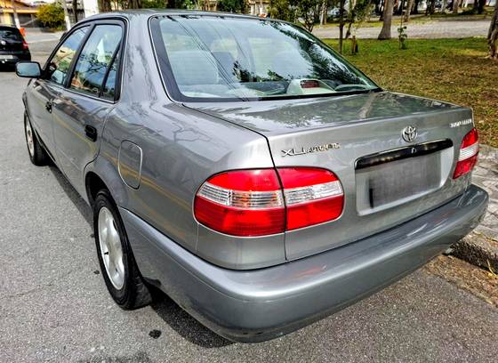 TOYOTA COROLLA 1.8 XLI 16V GASOLINA 4P AUTOMÁTICO